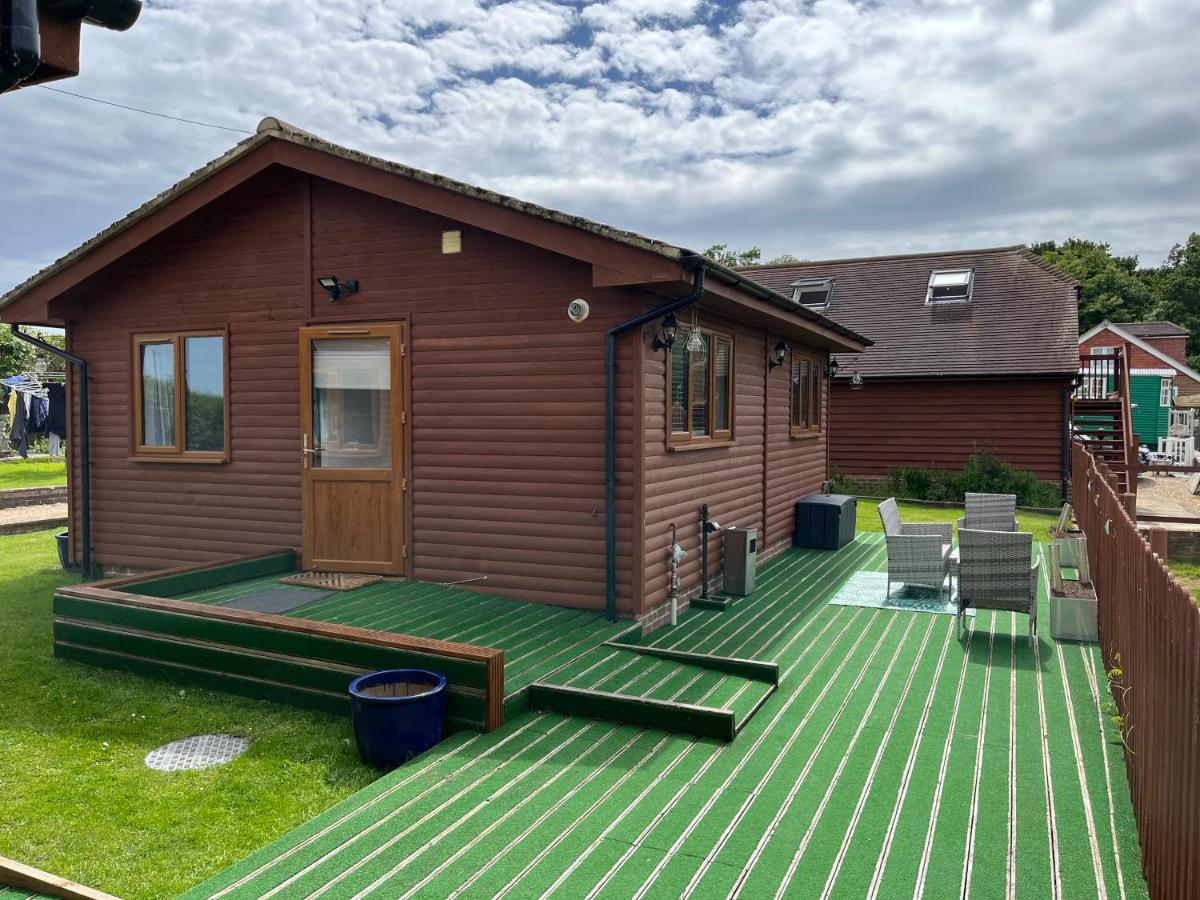 Oak Valley Lodges & Camping Pett Ngoại thất bức ảnh
