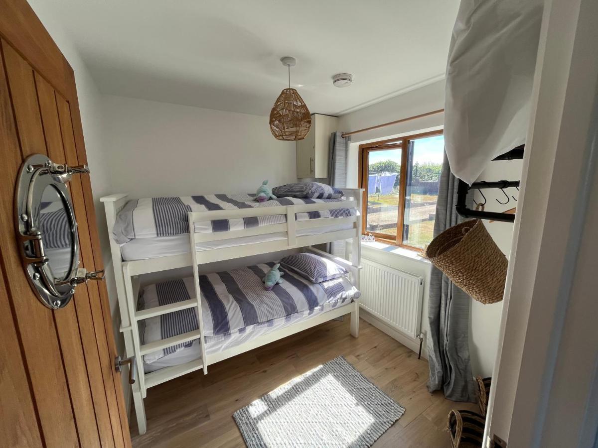 Oak Valley Lodges & Camping Pett Ngoại thất bức ảnh